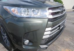 2018 Toyota Highlander - Thumbnail 14