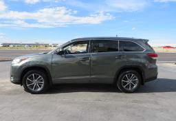 2018 Toyota Highlander - Thumbnail 9