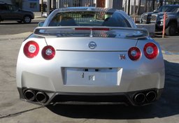 2014 Nissan GT-R - Thumbnail 9