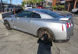 2014 Nissan GT-R - Thumbnail 5