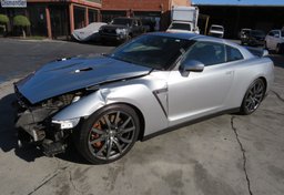 2014 Nissan GT-R - Thumbnail 1