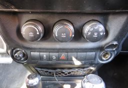 2012 Jeep Wrangler Unlimited - Thumbnail 33