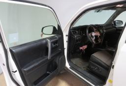 2016 Toyota 4Runner - Thumbnail 17