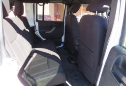 2016 Jeep Wrangler Unlimited - Thumbnail 34