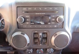 2016 Jeep Wrangler Unlimited - Thumbnail 24