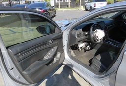 2018 Honda Accord Sedan - Thumbnail 17