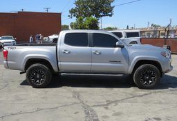 2017 Toyota Tacoma - Thumbnail 11