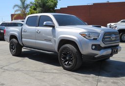 2017 Toyota Tacoma - Thumbnail 3