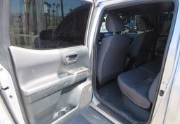 2017 Toyota Tacoma - Thumbnail 24