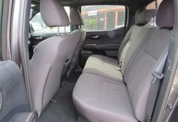 2017 Toyota Tacoma - Thumbnail 29