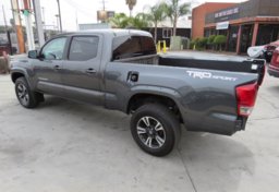 2017 Toyota Tacoma - Thumbnail 6