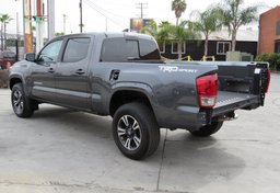 2017 Toyota Tacoma - Thumbnail 8