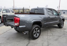 2017 Toyota Tacoma - Thumbnail 7