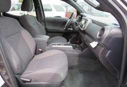 2017 Toyota Tacoma - Thumbnail 24