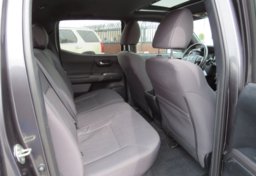 2017 Toyota Tacoma - Thumbnail 30