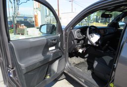 2017 Toyota Tacoma - Thumbnail 20