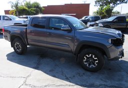 2017 Toyota Tacoma - Thumbnail 2