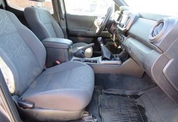 2017 Toyota Tacoma - Thumbnail 22