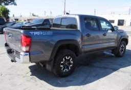 2017 Toyota Tacoma - Thumbnail 7