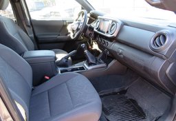 2017 Toyota Tacoma - Thumbnail 24