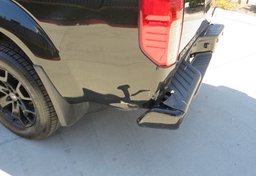 2021 Nissan Frontier - Thumbnail 13