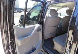 2021 Nissan Frontier - Thumbnail 24