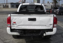 2019 Toyota Tacoma 4WD - Thumbnail 10