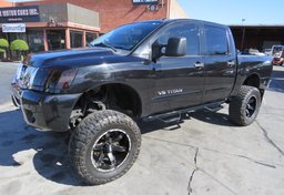 2012 Nissan Titan - Thumbnail 3