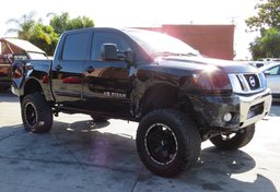 2012 Nissan Titan - Thumbnail 2