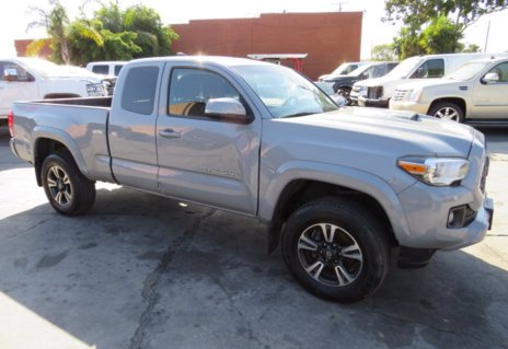 Picture of 2018 Toyota Tacoma