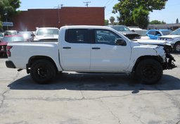 2022 Nissan Frontier - Thumbnail 17