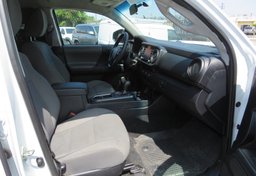 2020 Toyota Tacoma - Thumbnail 20