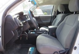 2020 Toyota Tacoma - Thumbnail 21