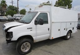 2015 Ford Econoline Commercial Cutaway - Thumbnail 2