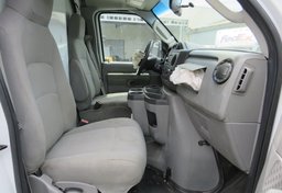 2015 Ford Econoline Commercial Cutaway - Thumbnail 27