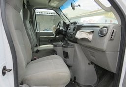 2015 Ford Econoline Commercial Cutaway - Thumbnail 29