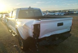 2022 Toyota Tacoma - Thumbnail 4