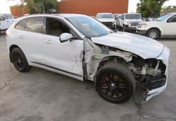 2017 Jaguar F-PACE - Thumbnail 2