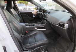 2017 Jaguar F-PACE - Thumbnail 27