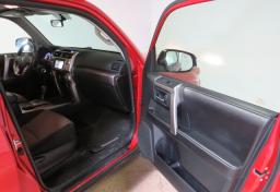 2016 Toyota 4Runner - Thumbnail 24