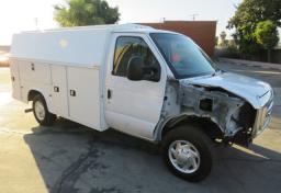 2022 Ford E-Series Cutaway - Thumbnail 2