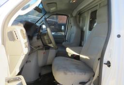 2022 Ford E-Series Cutaway - Thumbnail 29