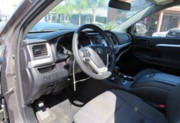 2016 Toyota Highlander - Thumbnail 25