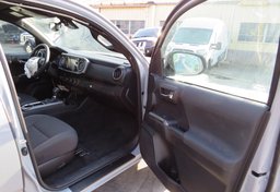 2019 Toyota Tacoma - Thumbnail 23