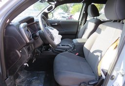 2019 Toyota Tacoma - Thumbnail 26