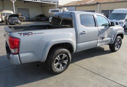 2019 Toyota Tacoma - Thumbnail 6
