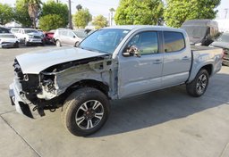 2019 Toyota Tacoma - Thumbnail 2