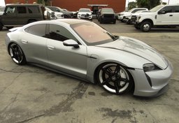 2021 Porsche Taycan - Thumbnail 3