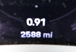 2021 Porsche Taycan - Thumbnail 34