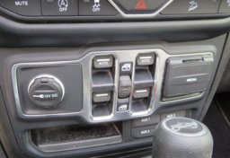 2019 Jeep Wrangler Unlimited - Thumbnail 31